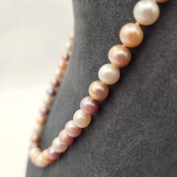 Beautiful Cultured Pearl Necklace With Heavy Sterling Silver Clasp Heirloom Gift - Picture 7 of 11